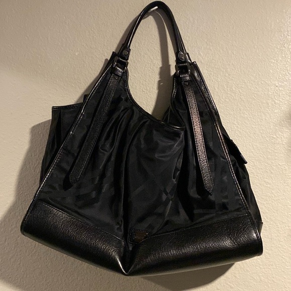 Burberry Handbags - Burberry Large Tote